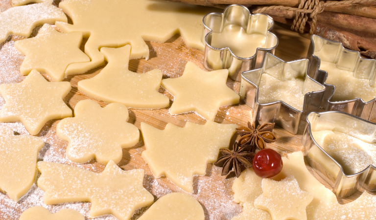 shaped cookies with cookie cutters